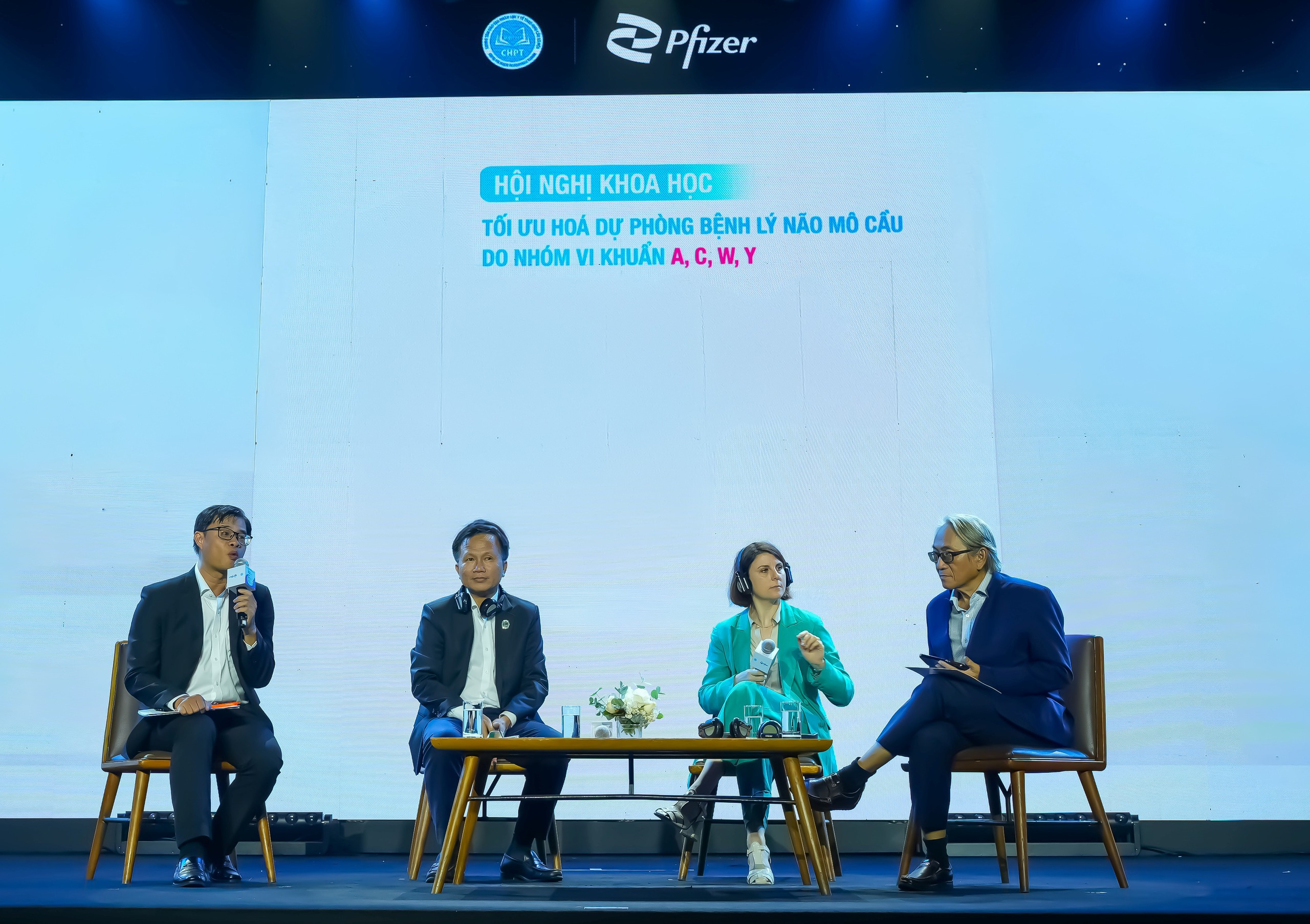 edit-pannel-discussion-2-17786821242931326063277 Nguy cơ bệnh não mô cầu diễn tiến nhanh, chuyên gia khuyến nghị gì?- Ảnh 1.