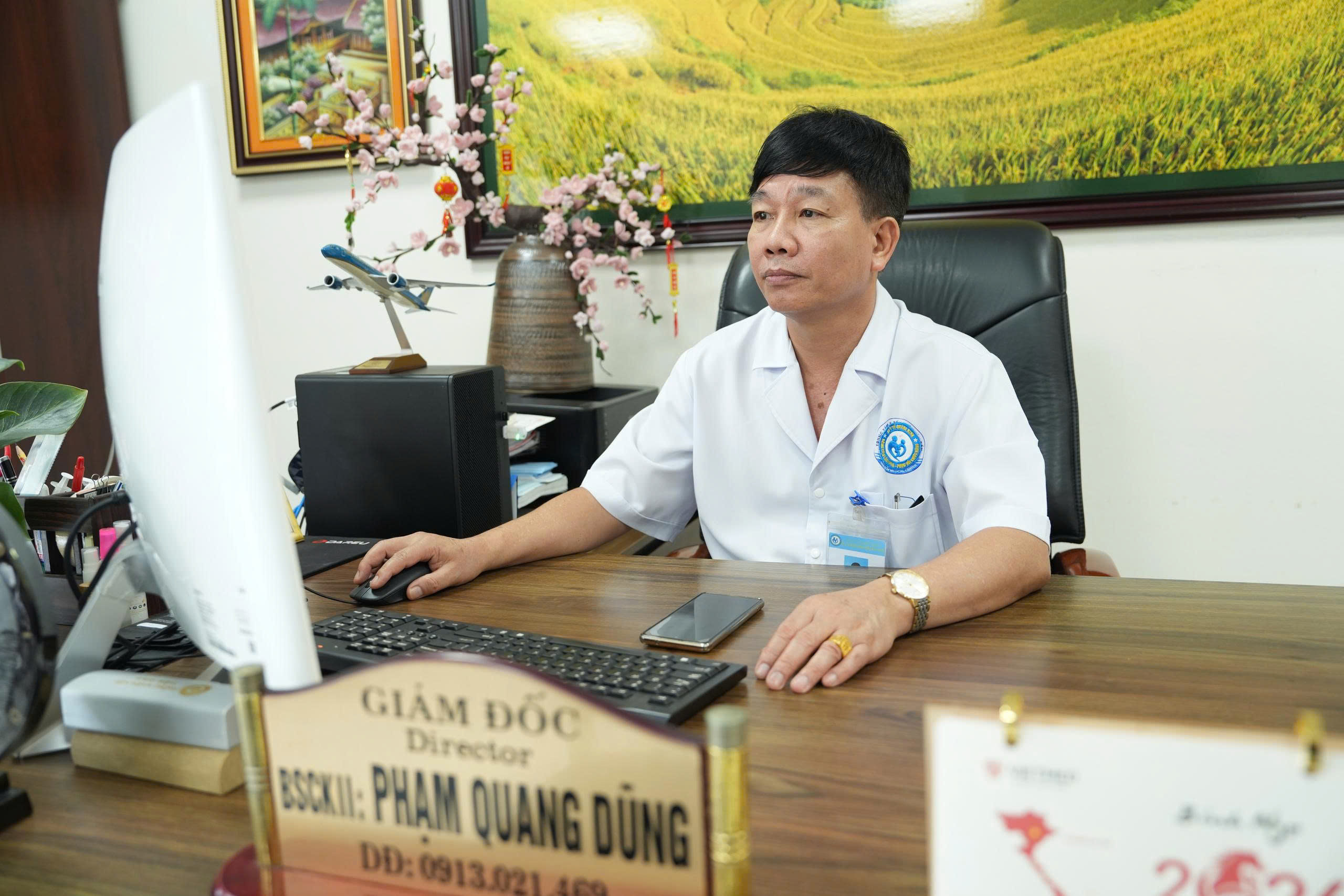 giam-doc-benh-vien-lao-khoa-phuc-hoi-chuc-nang-tinh-quang-ninh-1780715884552640304646 Những người thầy thuốc lặng lẽ níu giữ niềm vui tuổi già- Ảnh 4.