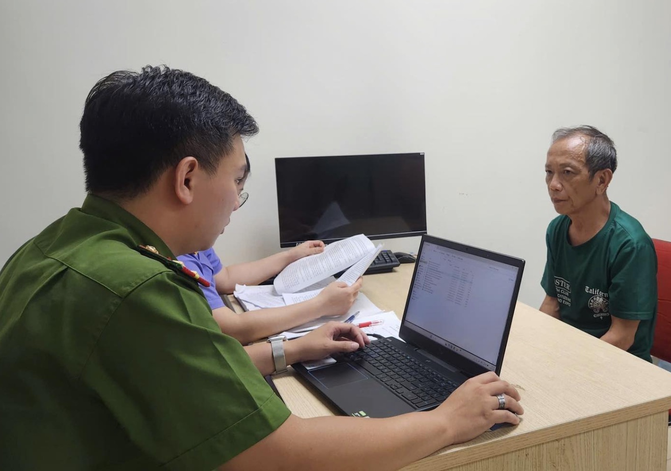hinh-anh-23-5-26-luc-0906-17795019867041511280226-1 Người dân quanh nơi chữa bệnh bằng nước của ông Nguyễn Tiến Nam nói 'nhẹ nhõm' sau khi cơ sở đóng cửa- Ảnh 2.