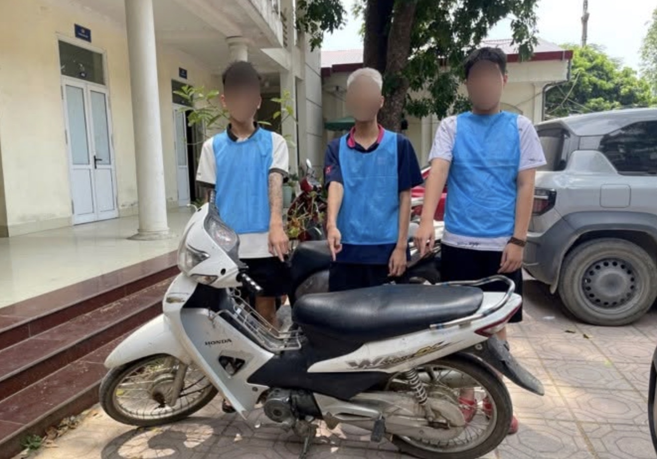 hinh-anh-6-6-26-luc-1607-17807370064571881483328 Hà Nội: Bắt nhóm thiếu niên chém người đi đường nếu thấy 'bướng'- Ảnh 1.