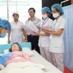 Nữ điều dưỡng Sản Nhi: ‘Sau mỗi mũi tiêm, ca trực là trách nhiệm với tính mạng con người’