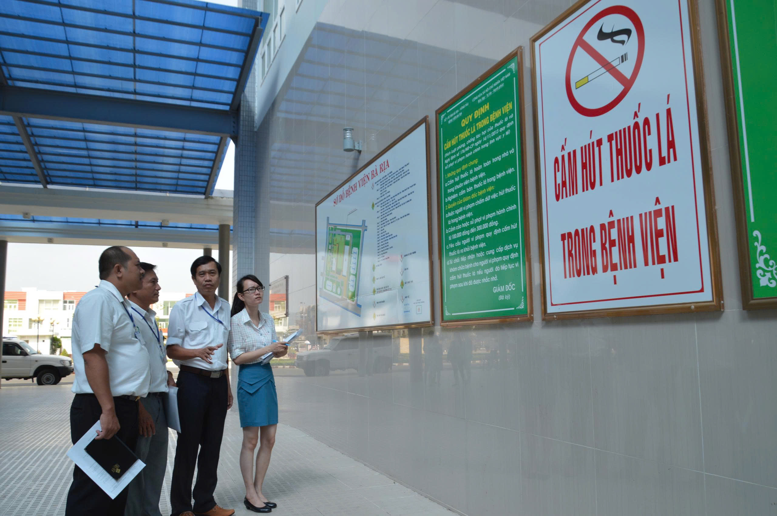 Việc xây dựng cơ sở y tế không khói thuốc phải thực chất, không chỉ dừng ở khẩu hiệu...- Ảnh 4.