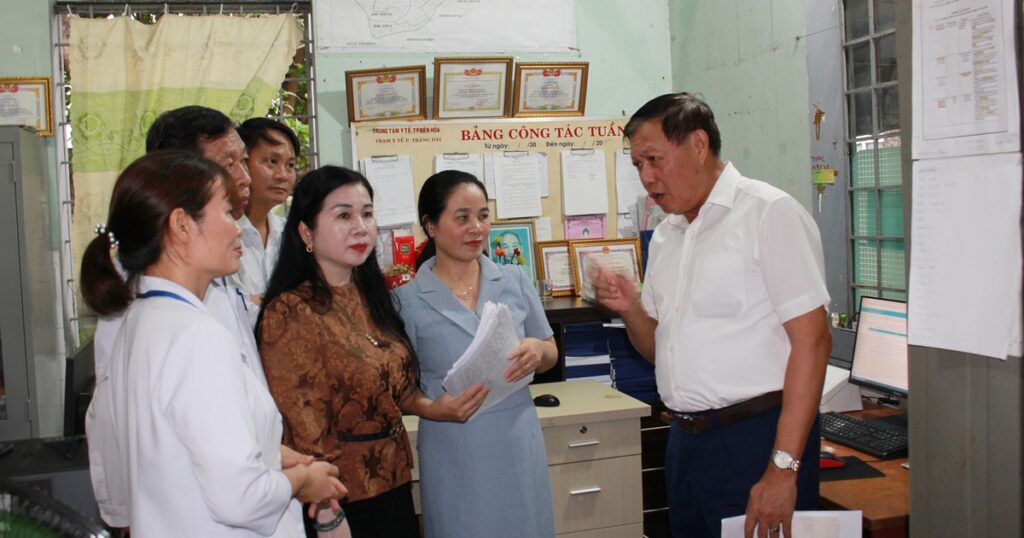 Thứ trưởng Đỗ Xuân Tuyên: Đưa y tế đến gần dân, lấy phòng bệnh làm trọng tâm