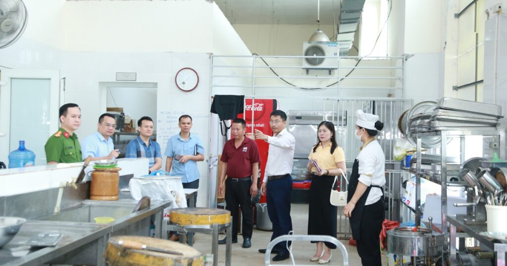 Phát hiện 7 cơ sở vi phạm an toàn thực phẩm, đề nghị xử phạt 177 triệu đồng