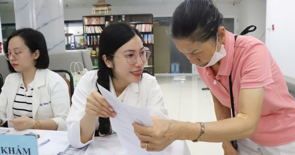 Toàn bộ bệnh viện đa khoa ở TPHCM sẽ có khu khám sức khỏe miễn phí