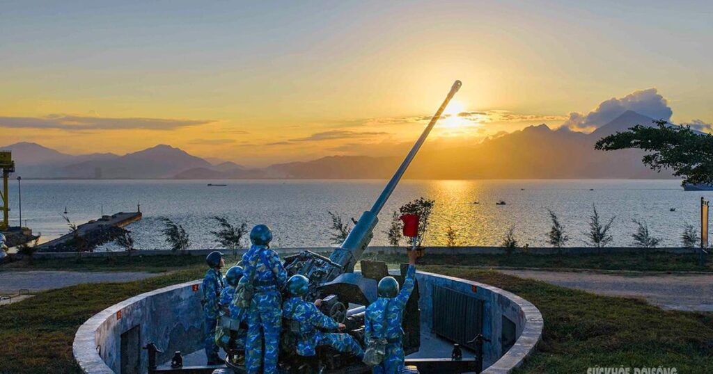 Huấn luyện ‘săn UAV’ trên đỉnh Sơn Trà