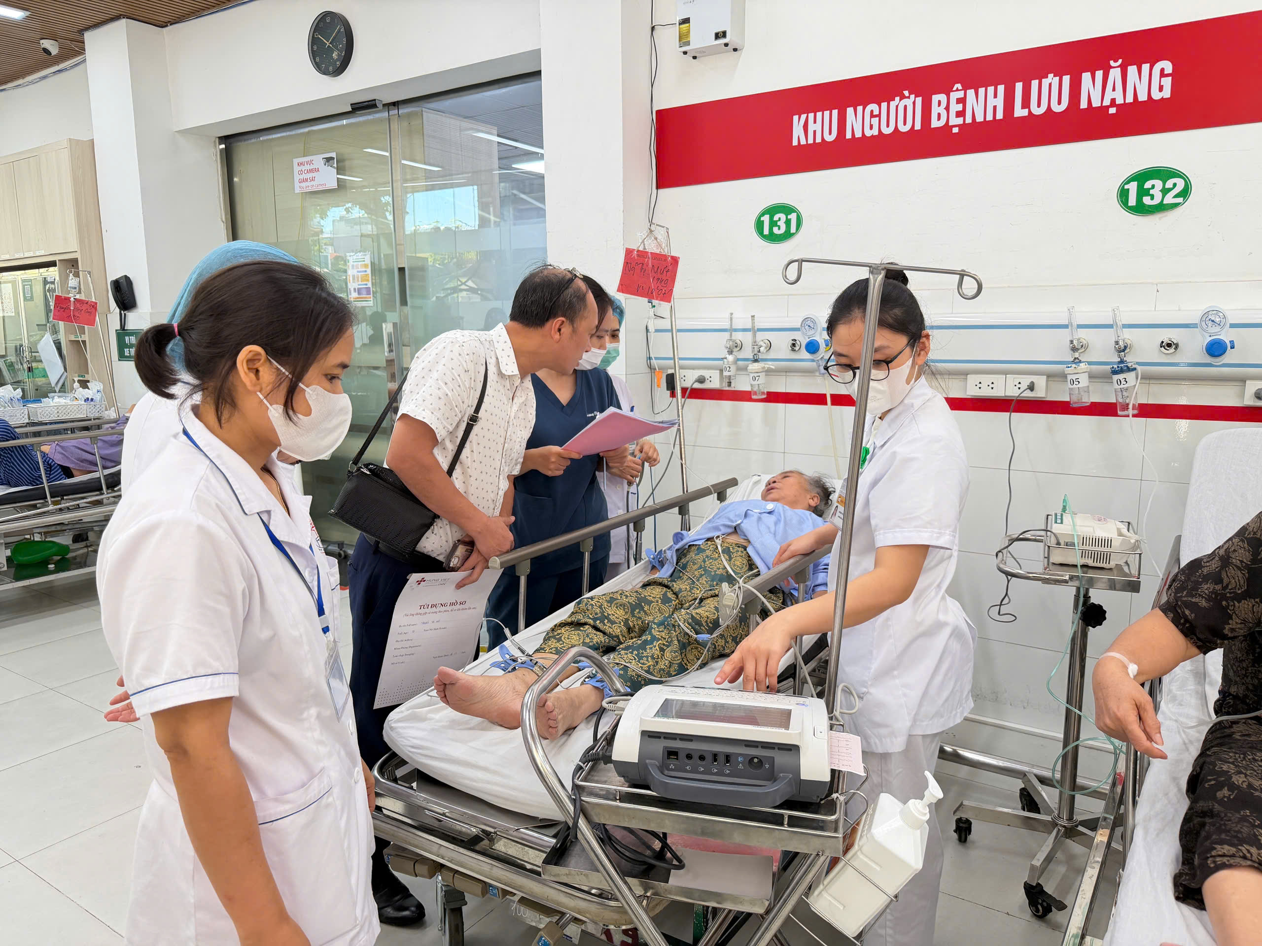 nang-nong-a9-17797830427432025783901 Nắng nóng gay gắt, bệnh nhân cấp cứu tăng 30% - Ảnh 1.