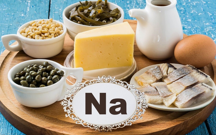 Tán sỏi qua da cho người đàn ông bị biến dạng cột sống 18 năm- Ảnh 3.