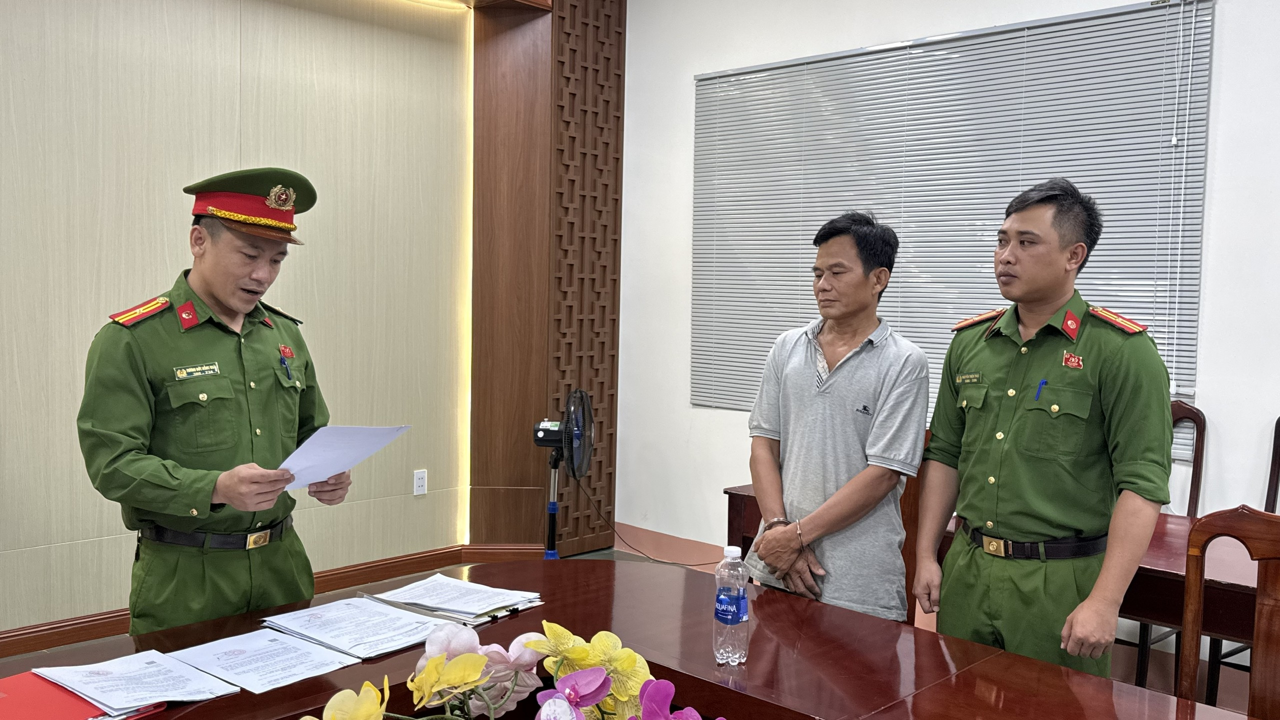 Bắt Hoàng Văn Thanh vì gây tai nạn làm hai người tử vong- Ảnh 1.