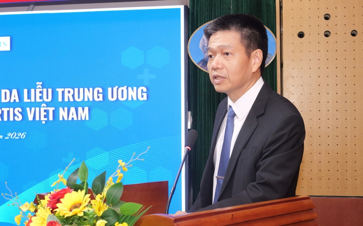 Người phụ nữ mắc vảy nến chi chít mụn mủ, kháng phác đồ truyền thống - Ảnh 3.