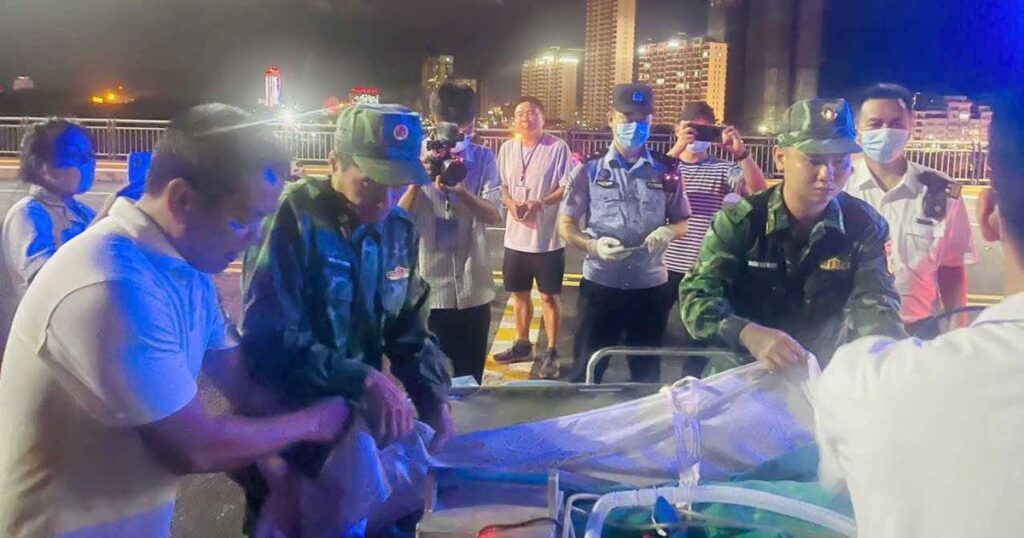 Liên tiếp mở ‘luồng xanh’ đưa bệnh nhân Trung Quốc qua cửa khẩu cấp cứu
