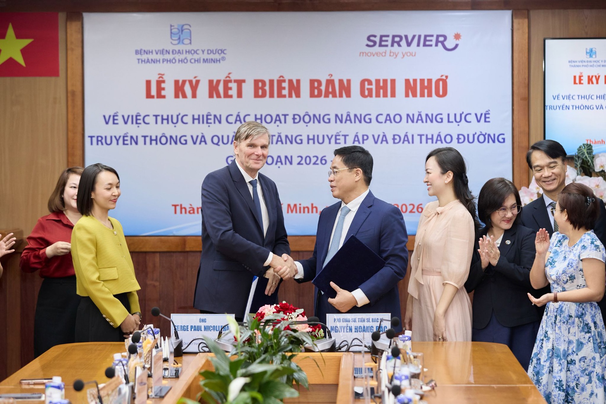 photo-1781266582984-17812665831401897130938 Bệnh viện Đại học Y Dược TP. Hồ Chí Minh và Servier Việt Nam ký ghi nhớ hợp tác nâng cao năng lực truyền thông và quản lý tăng huyết áp, đái tháo đường giai đoạn 2026 – 2030- Ảnh 2.