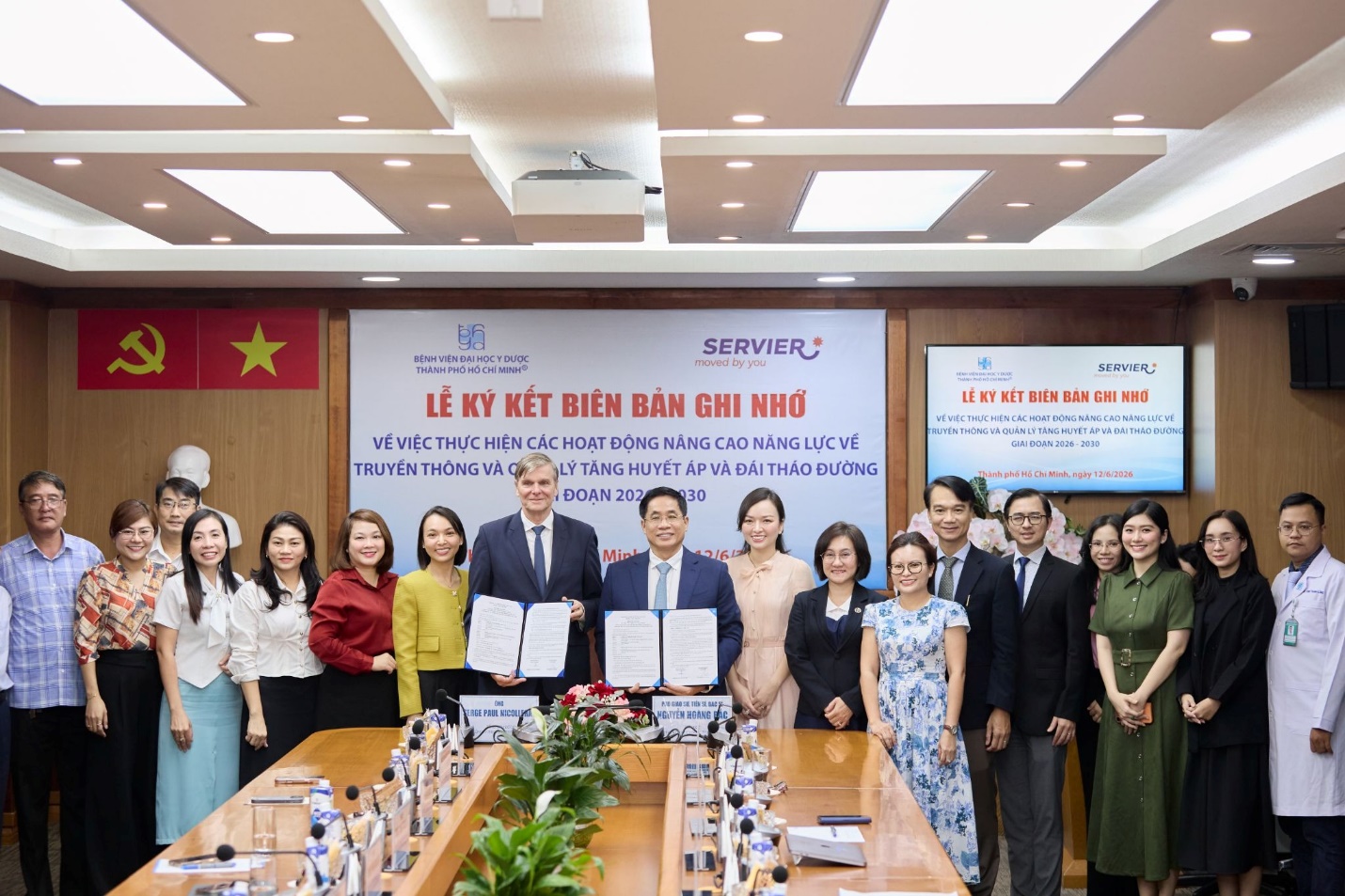 photo-1781266587316-1781266587571366418429 Bệnh viện Đại học Y Dược TP. Hồ Chí Minh và Servier Việt Nam ký ghi nhớ hợp tác nâng cao năng lực truyền thông và quản lý tăng huyết áp, đái tháo đường giai đoạn 2026 – 2030- Ảnh 4.