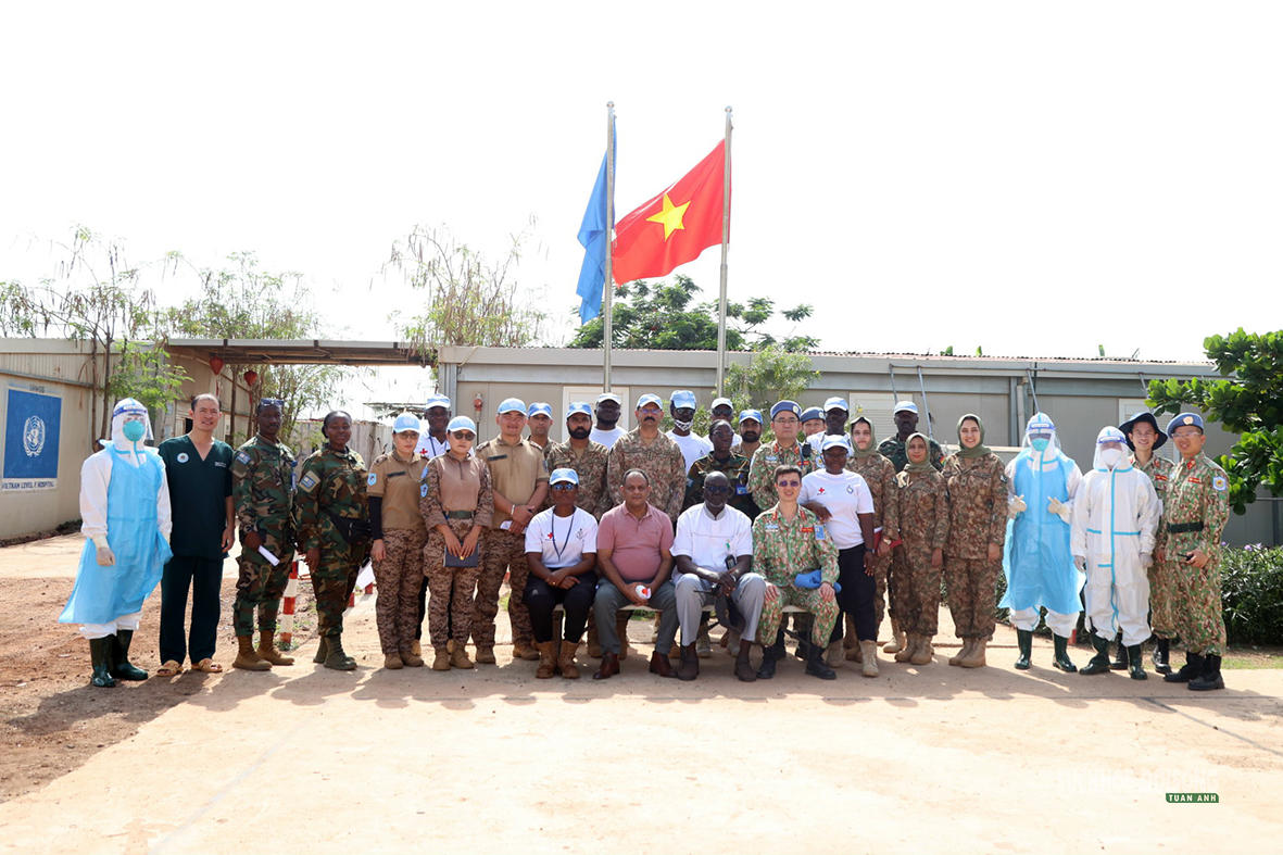 quan-y-viet-nam-chu-dong-truoc-nguy-co-ebola-4-178114763212399820924 Bệnh viện Dã chiến 2.7 Việt Nam diễn tập ứng phó nguy cơ dịch Ebola tại Nam Sudan - Ảnh 6.