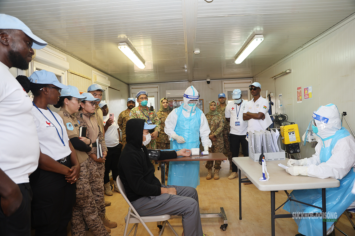 quan-y-viet-nam-chu-dong-truoc-nguy-co-ebola-6-17811476164561967402679 Bệnh viện Dã chiến 2.7 Việt Nam diễn tập ứng phó nguy cơ dịch Ebola tại Nam Sudan - Ảnh 4.