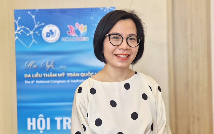 Tóc rụng nhiều do đâu? Bác sĩ cảnh báo về quảng cáo "mọc tóc thần tốc"