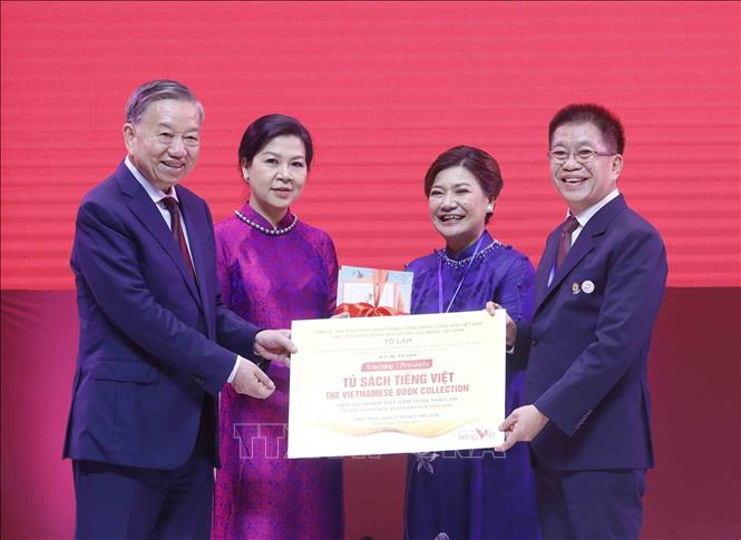 tbt5-27526-1779881379356-17798813796131804753854 Tổng Bí thư, Chủ tịch nước Tô Lâm gặp gỡ cộng đồng người Việt Nam tại Thái Lan- Ảnh 3.
