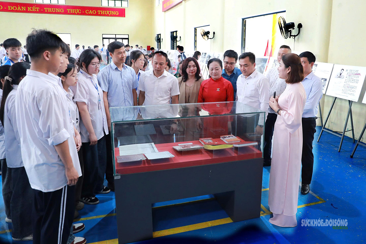 Theo dấu chân Bác qua những tư liệu lịch sử ở Đất Tổ- Ảnh 4.