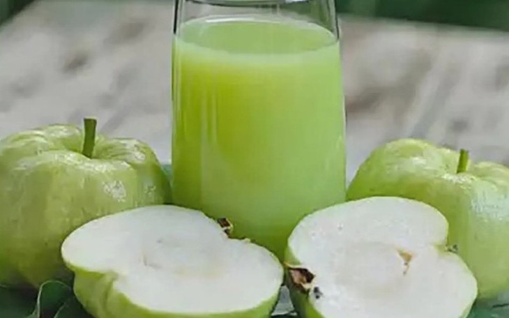 Nước ép ổi hay nước cam giàu vitamin C hơn? - Ảnh 2.