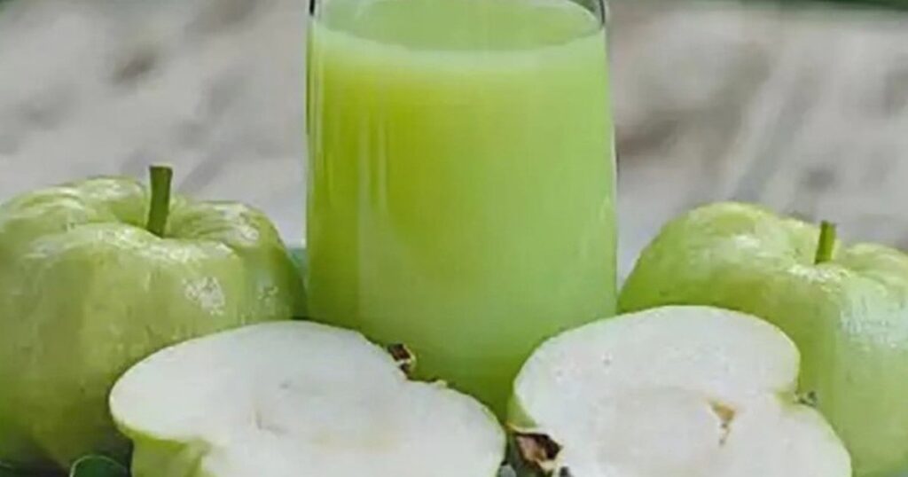 8 tác dụng khi uống nước ép ổi mỗi sáng vào mùa hè