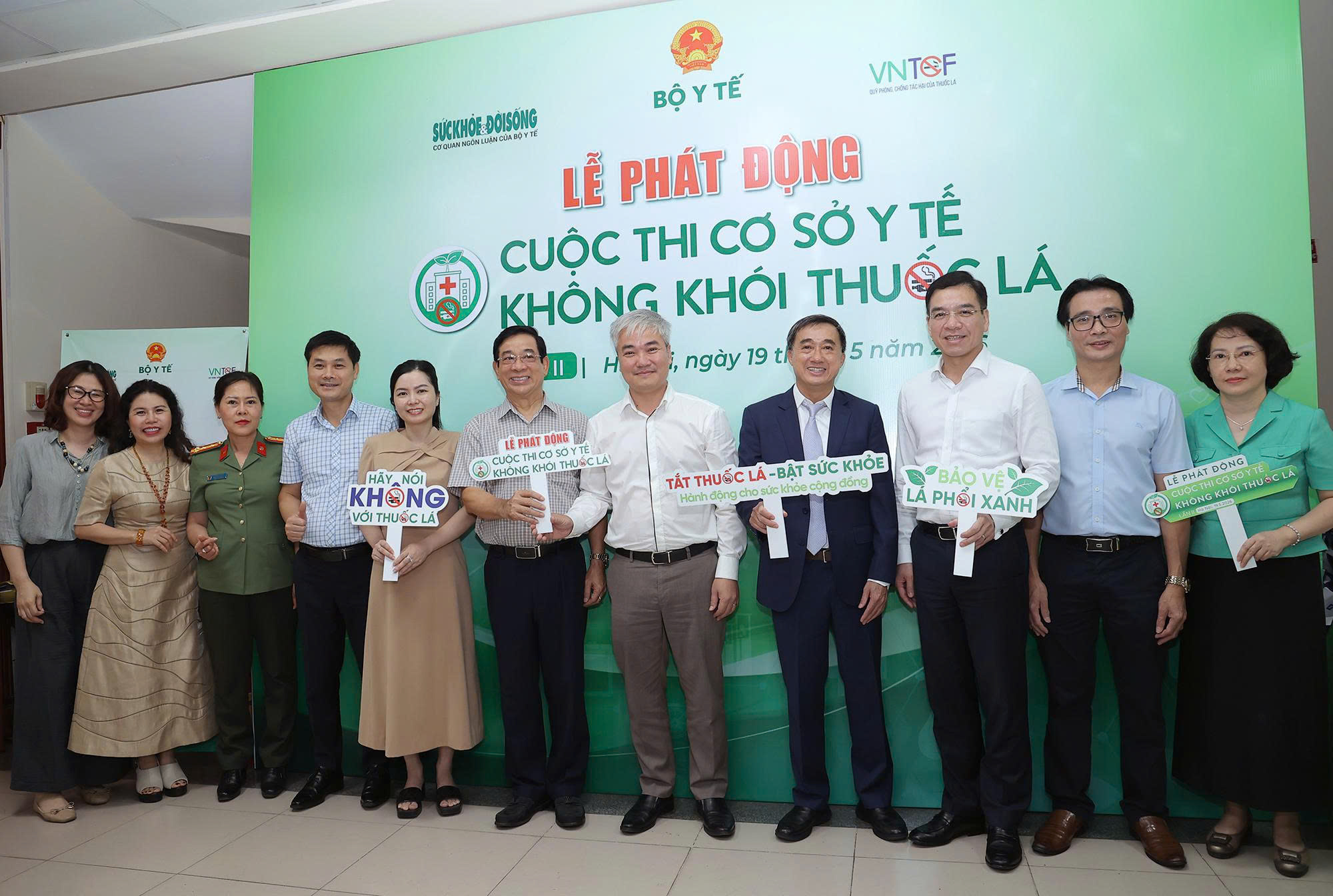 Việc xây dựng cơ sở y tế không khói thuốc phải thực chất, không chỉ dừng ở khẩu hiệu...- Ảnh 2.