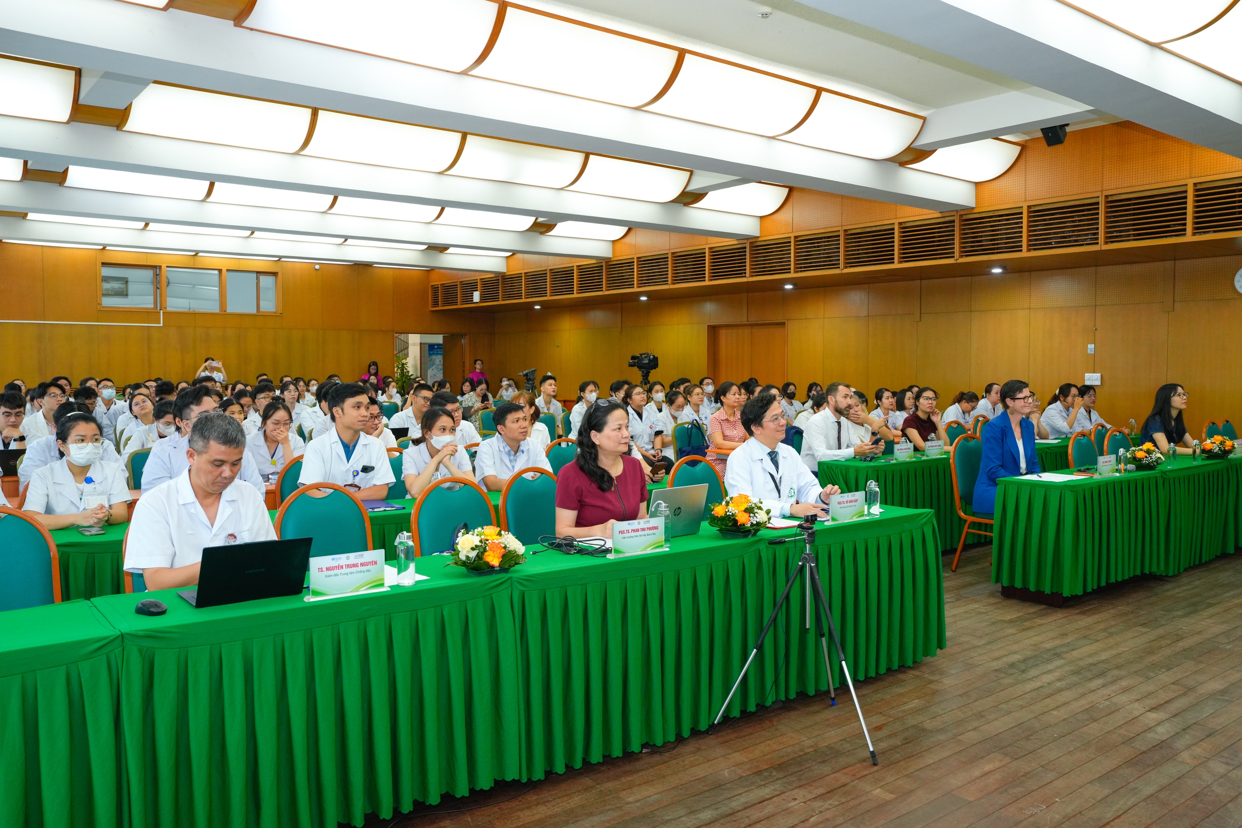 thuoc-lad-17810673466911305117168 Tuyến y tế cơ sở - 'cánh tay nối dài' trong hỗ trợ cai nghiện thuốc lá- Ảnh 2.