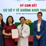 Chuyên gia nói gì về đề xuất cấm người sinh từ năm 2010 hút thuốc?