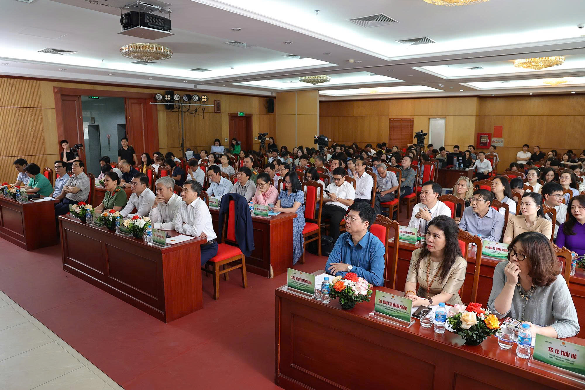 Việc xây dựng cơ sở y tế không khói thuốc phải thực chất, không chỉ dừng ở khẩu hiệu...- Ảnh 3.