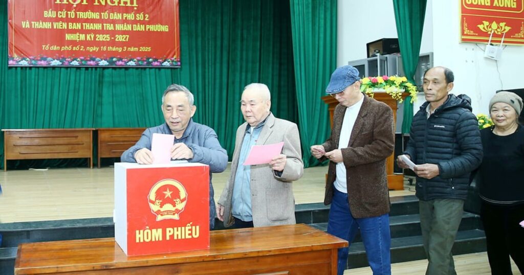 Người làm Trưởng thôn, Tổ trưởng tổ dân phố phải đáp ứng những tiêu chuẩn nào theo quy định mới nhất?