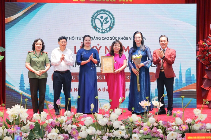 ttt-165-1781601017555957491447 Thứ trưởng Đỗ Xuân Tuyên: VAHCP tiếp tục đồng hành cùng ngành y tế vì sức khỏe người dân- Ảnh 5.