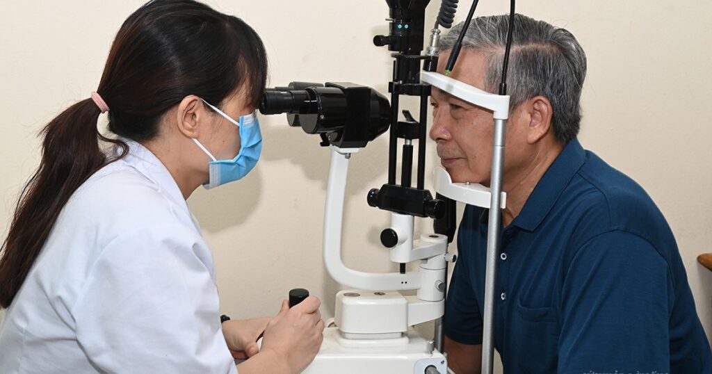 Chăm sóc sức khỏe cho gia đình chính sách, người có công hướng tới ‘Tháng tri ân’