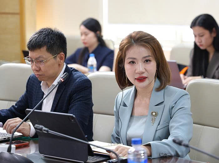 Bộ trưởng Bộ Y tế Đào Hồng Lan tiếp, làm việc với Lãnh đạo cấp cao Tập đoàn Hetero Labs Limited, Ấn Độ
- Ảnh 6.