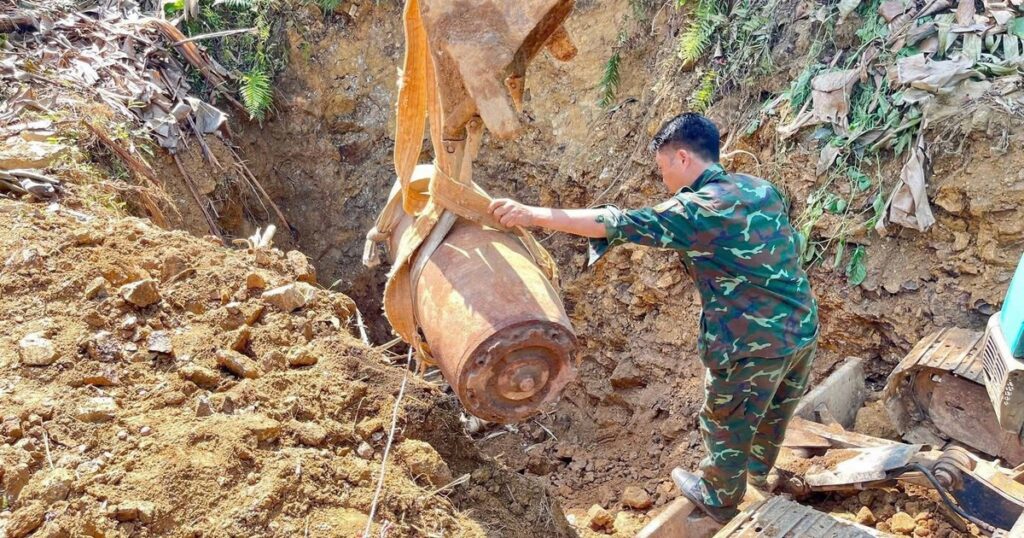 Tiêu hủy quả bom M117 sức công phá lớn còn sót lại sau chiến tranh ở Lào Cai