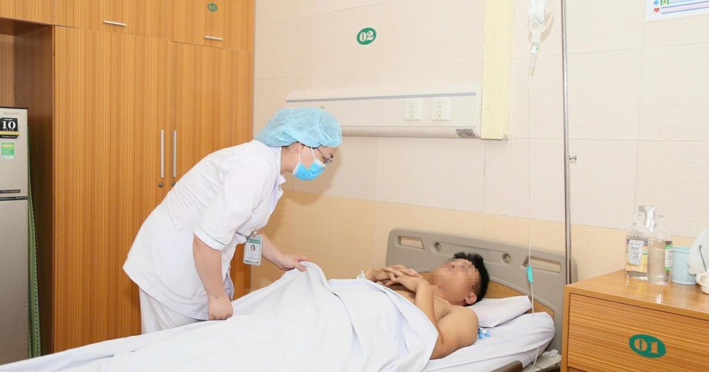 Xe tải lùi chèn qua người, nam bệnh nhân thoát cửa tử dù vỡ thận, gãy khung chậu