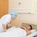 Xe tải lùi chèn qua người, nam bệnh nhân thoát cửa tử dù vỡ thận, gãy khung chậu