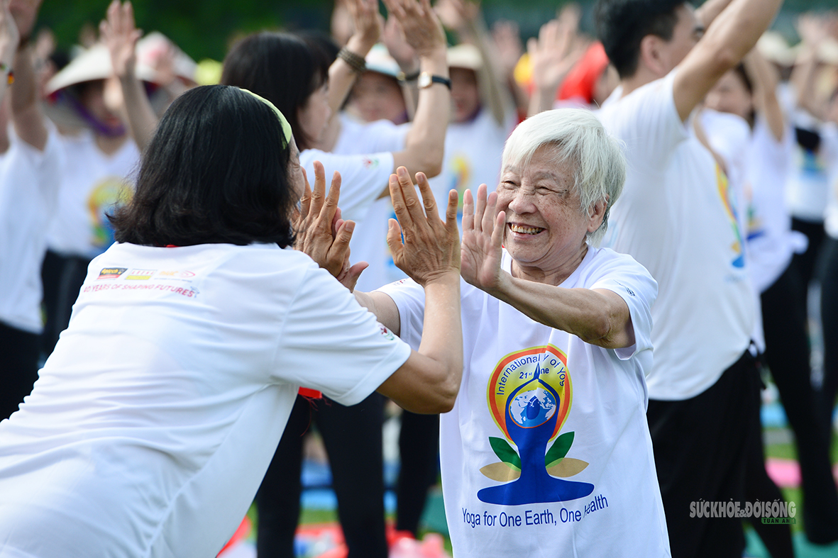 Hà Nội tổ chức ngày Quốc tế Yoga 2026 với 1 . 500 Người đồng diễn tại Công viên Yên Sở - Ảnh 2.