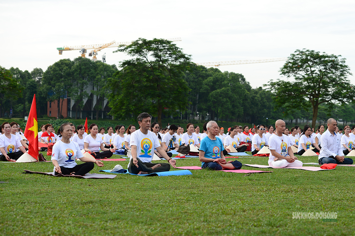 Hà Nội tổ chức ngày Quốc tế Yoga 2026 với 1 . 500 Người đồng diễn tại Công viên Yên Sở - Ảnh 3.