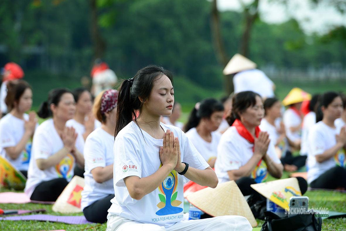 Hà Nội tổ chức ngày Quốc tế Yoga 2026 với 1 . 500 Người đồng diễn tại Công viên Yên Sở - Ảnh 6.