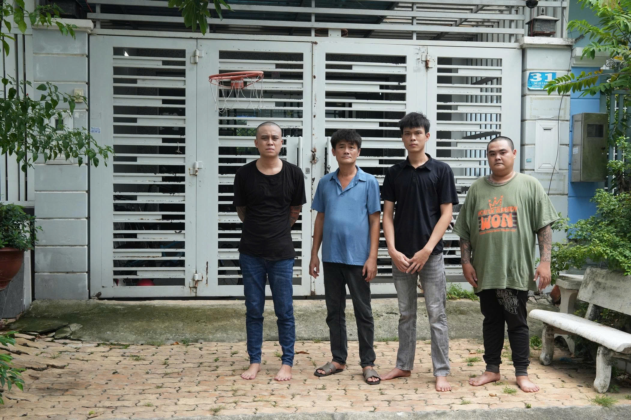 cuop-1-17816920607112072513062 Bắt nhiều đối tượng dùng hung khí đòi nợ kiểu cướp tài sản ở TPHCM- Ảnh 2.