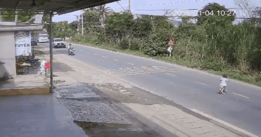 Cục CSGT cảnh báo những tình huống nhiều gia đình sống sát đường giao thông có thể gặp phải