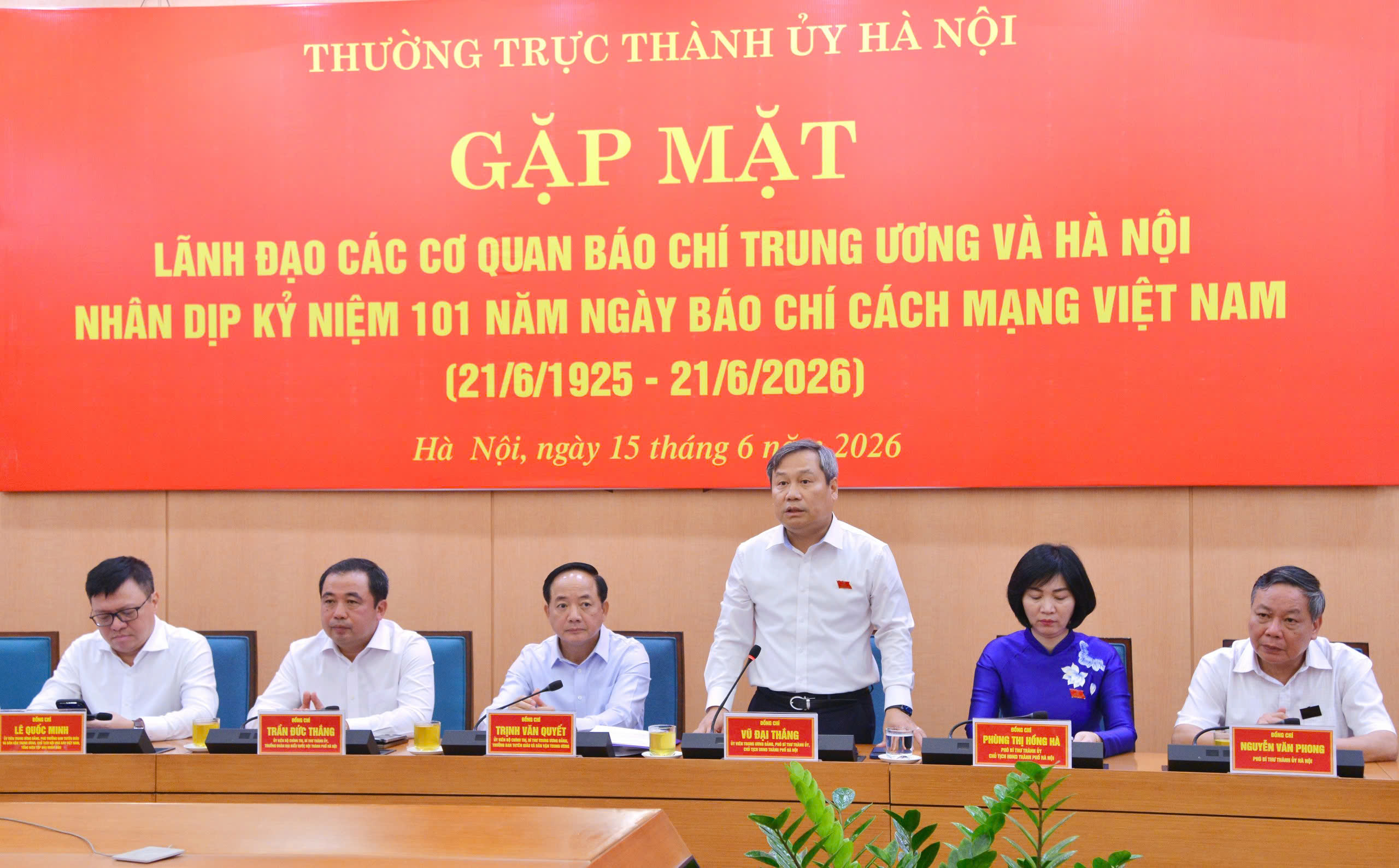 Hà Nội gặp mặt lãnh đạo các cơ quan báo chí nhân 101 năm Ngày Báo chí Cách mạng Việt Nam- Ảnh 2.
