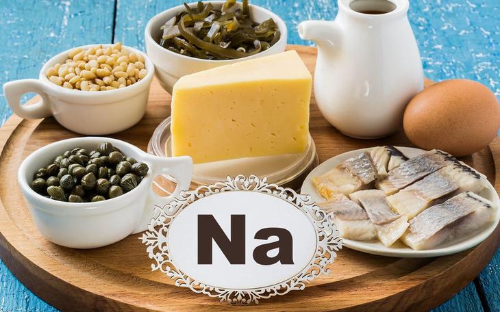Tán sỏi qua da cho người đàn ông bị biến dạng cột sống 18 năm- Ảnh 3.