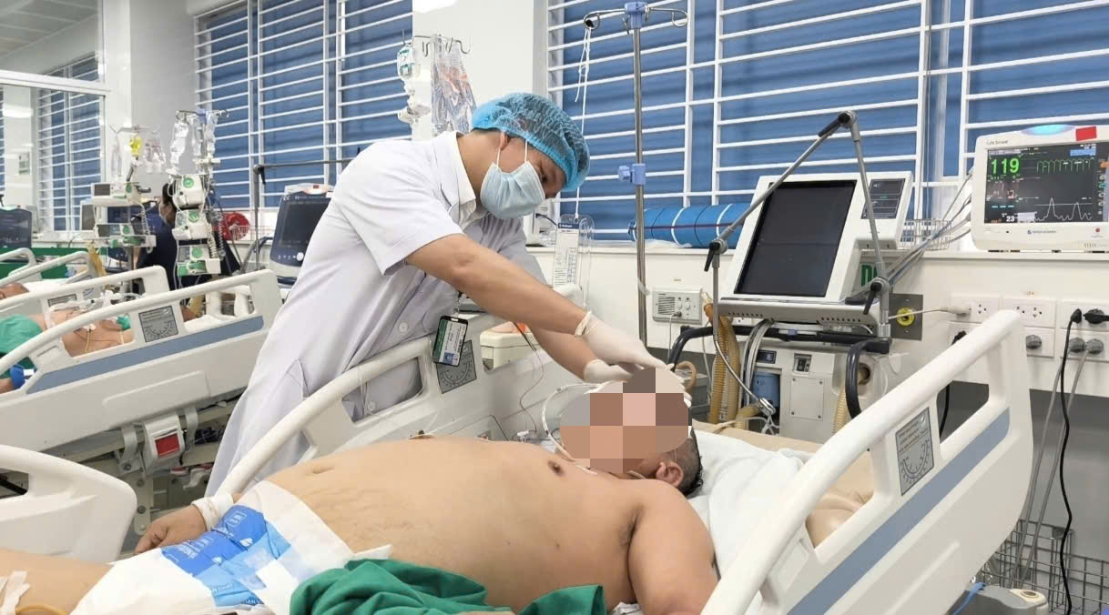 xuat-huyen-nao-sau-khi-nhau-1781772939472419237924 Camera Bệnh viện ghi lại Ca cấp cứu xuất huyết não sau trận nhậu - Ảnh 2.