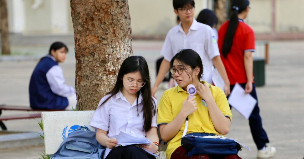 Các kênh tra cứu điểm thi, điểm chuẩn lớp 10 phụ huynh và thí sinh cần biết