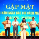 Phóng viên Báo Sức khỏe và Đời sống nhận Bằng khen của Chủ tịch UBND tỉnh Quảng Trị