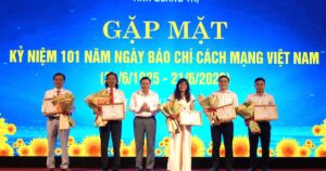 Phóng viên Báo Sức khỏe và Đời sống nhận Bằng khen của Chủ tịch UBND tỉnh Quảng Trị
